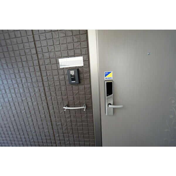 玄関　カードキー