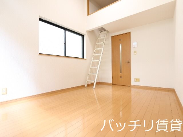 居室・リビング　同型タイプの為、現状を優先致します。