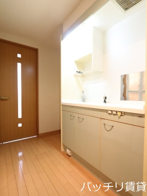 キッチン　同型タイプの為、現状を優先致します。