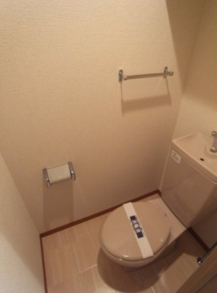 トイレ　反転タイプ 別部屋参考写真