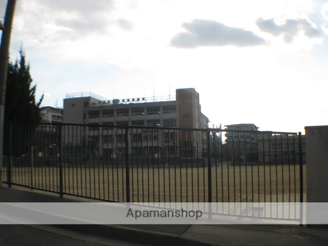 小学校　石切東小学校（小学校）まで870m