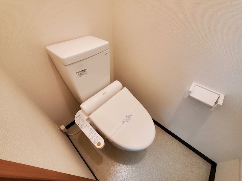 トイレ　温水洗浄便座