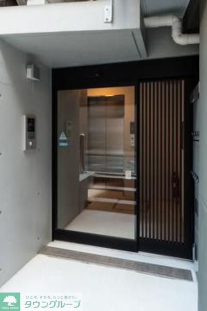 エントランス　エントランス