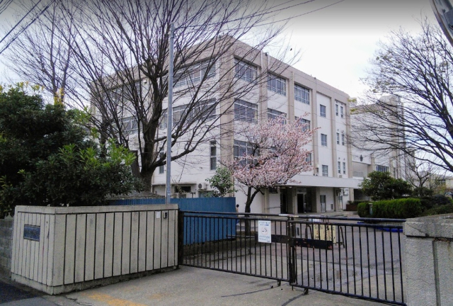 小学校　川崎市立東住吉小学校（小学校）まで918m