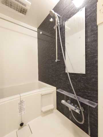 バス・シャワールーム　別部屋の参考写真となります