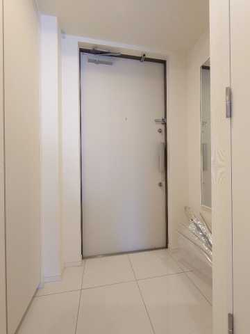 玄関　別部屋の参考写真となります