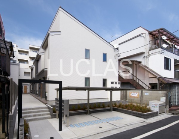 建物外観　『想いの先を照らし出す。』信頼が必要だからこそ、弊社へお任せ