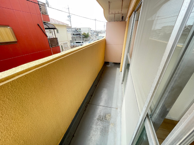 バルコニー　朝日が入る東向きのバルコニーです