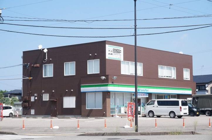 コンビニ　ファミリーマート（コンビニ）まで510m