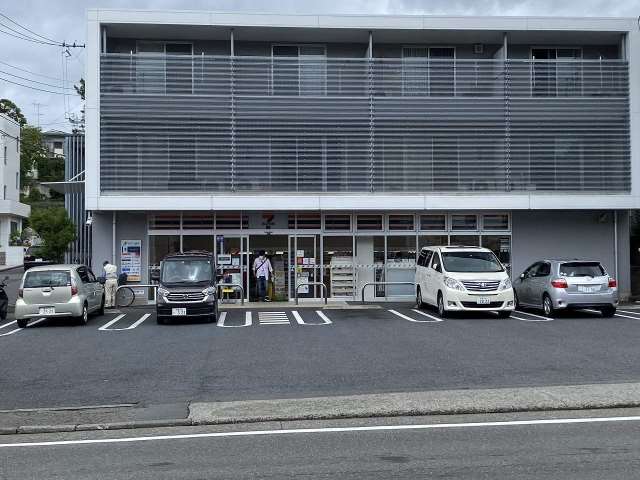 コンビニ　セブンイレブン（コンビニ）まで144m