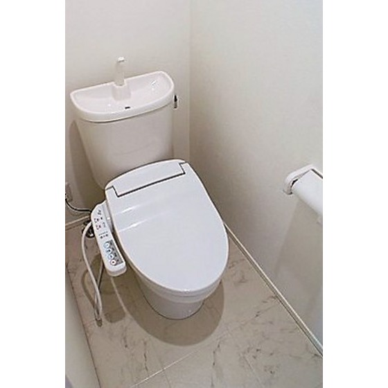 トイレ　温水洗浄機能付き便座