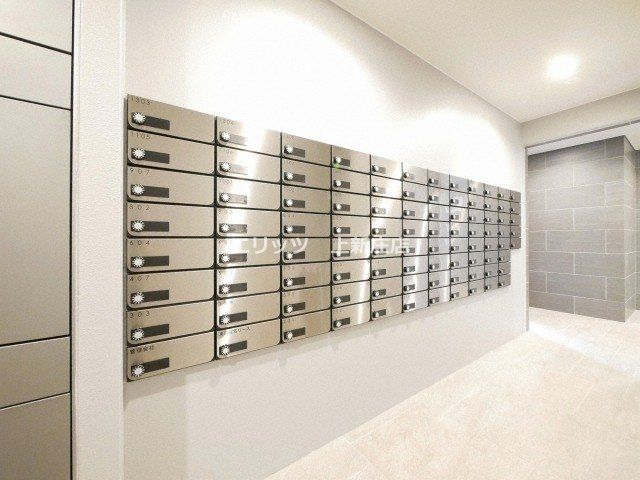 エントランス　メールボックス