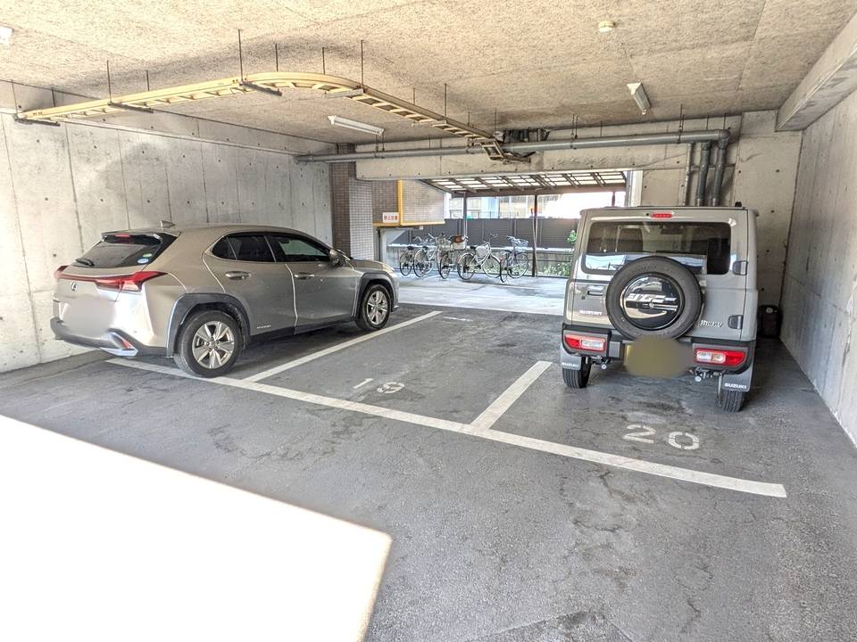 駐車場　駐車場