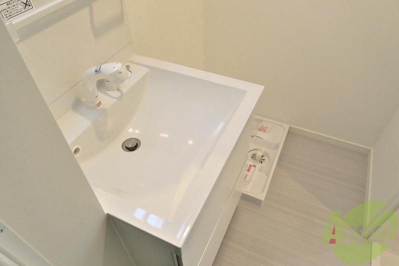 洗面設備　シャンプードレッサー付の独立洗面台です♪