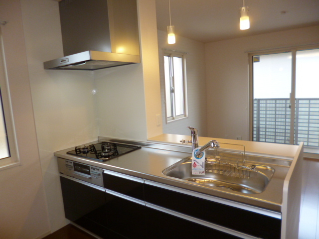 キッチン　側窓がないお部屋になります。