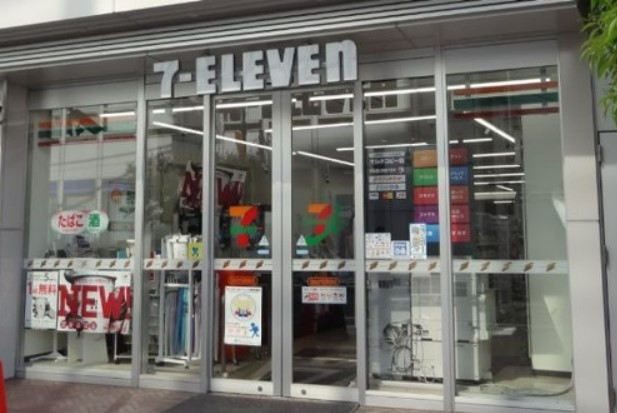 コンビニ　セブンイレブン 自由が丘駅前店（コンビニ）まで691m