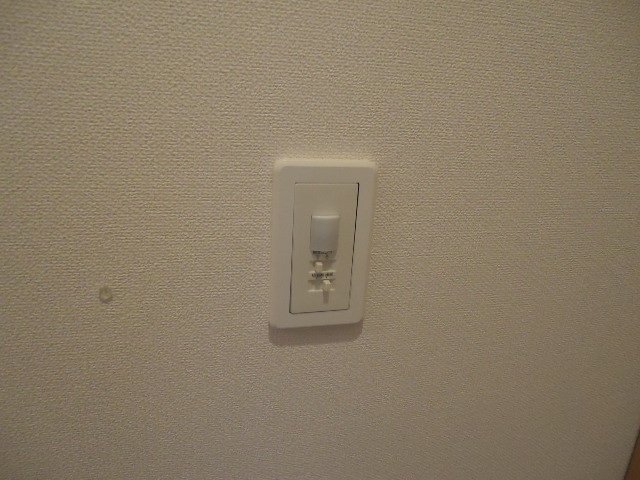 その他設備　人感センサー