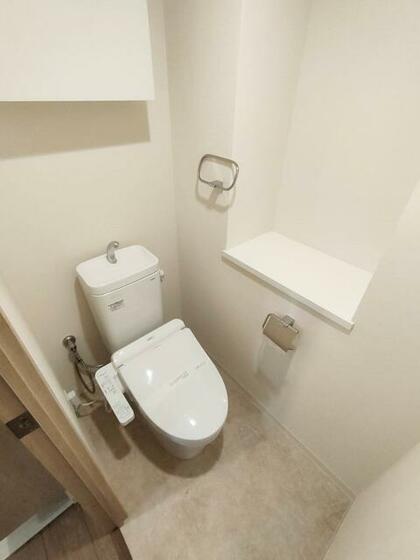 トイレ　同建物の他の部屋のものです。