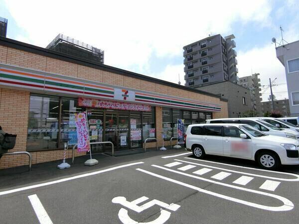 コンビニ　セブンイレブン札幌平岸1条3丁目店（コンビニ）まで390m