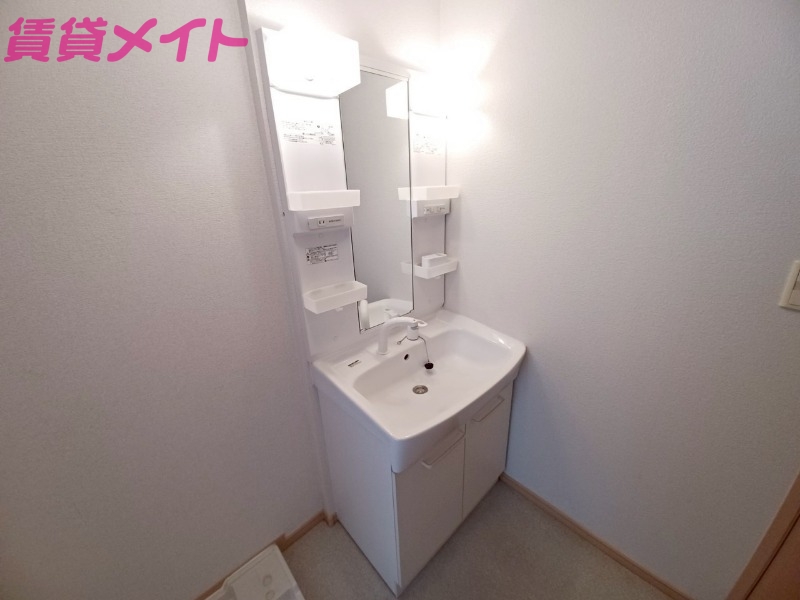 洗面設備　同型参考写真