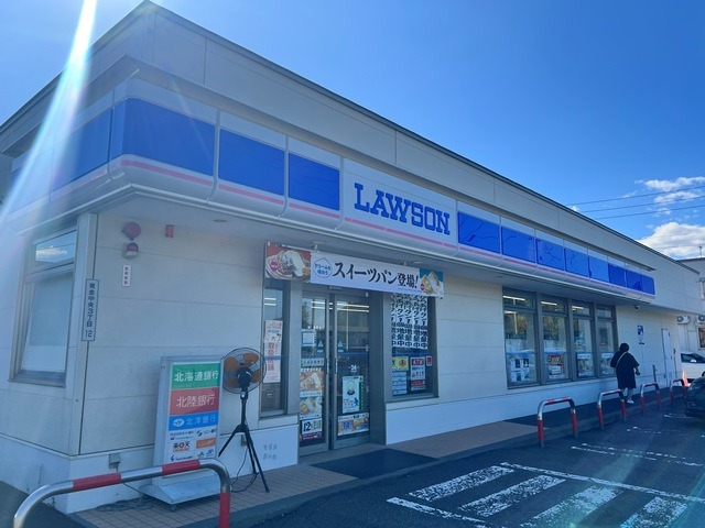 コンビニ　ローソン恵庭黄金中央店（コンビニ）まで454m