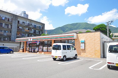 コンビニ　☆セブンイレブン 小倉葛原本町1丁目店（コンビニ）まで1050m