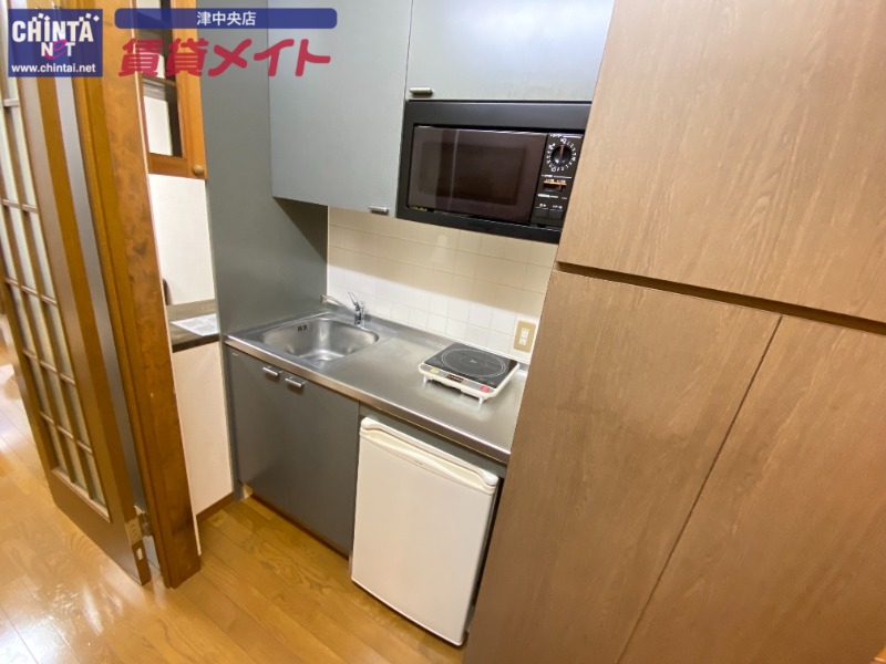キッチン　同物件別部屋写真
