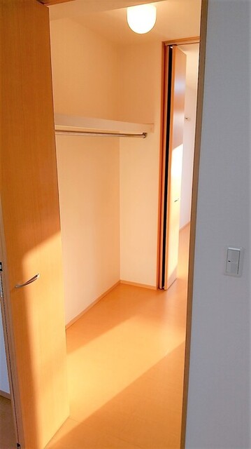 収納　ウォークスルークローゼット