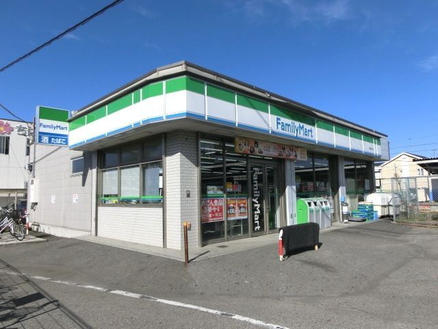 コンビニ　ファミリーマート（コンビニ）まで607m