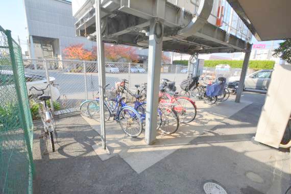駐車場　あなたの大事な自転車も安心してとめることができますね。