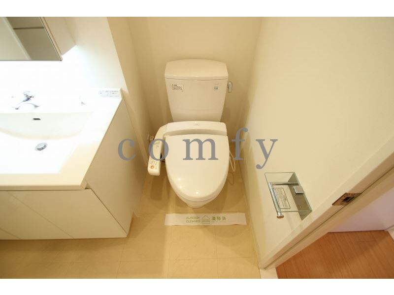 トイレ　ウォシュレット完備