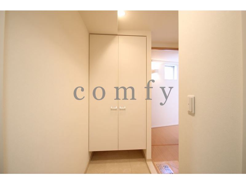 玄関　玄関を開けるとこんな感じです