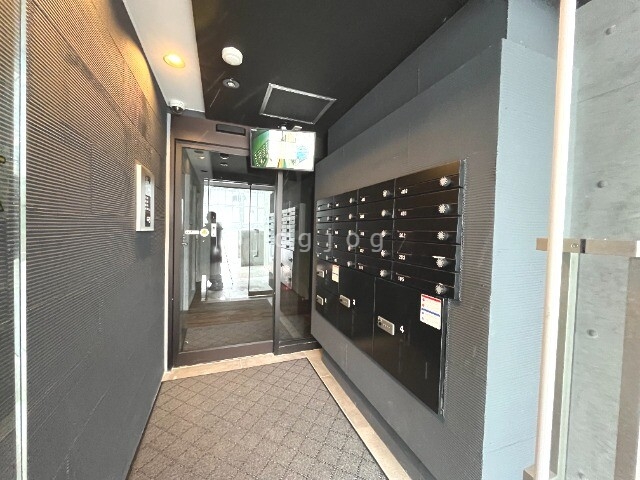 エントランス　オートロック、宅配ボックス有