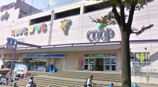 その他　東戸塚西口プラザ（その他）まで818m