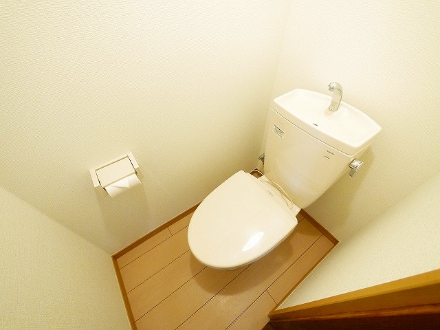 トイレ　トイレもきれいです
