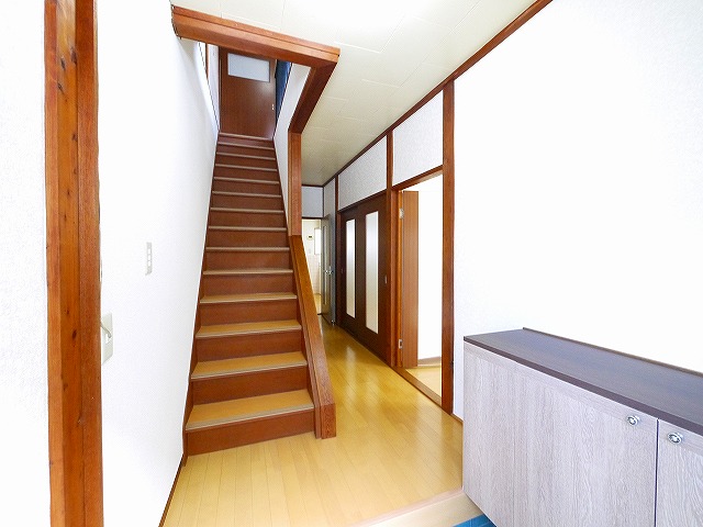 玄関　落ち着いた玄関です