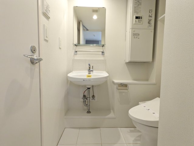 洗面設備　スペースが確保できる洗面所です