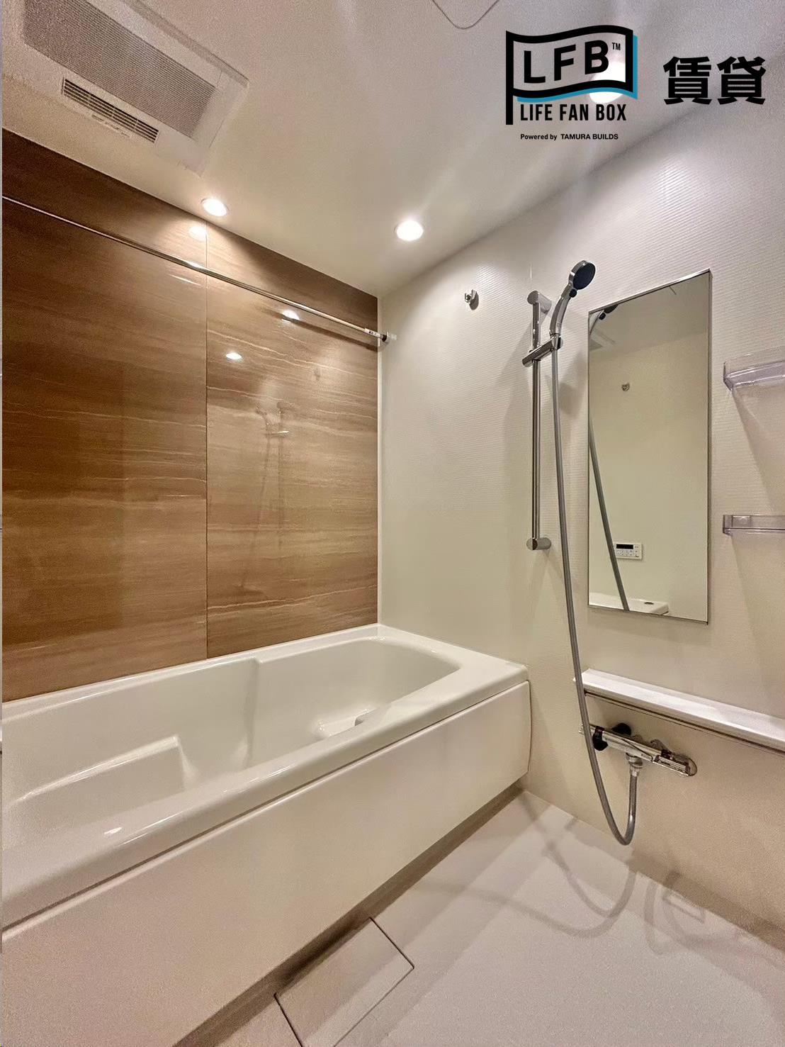 バス・シャワールーム　※同シリーズ別物件の室内写真です。壁紙や床の色など、仕様が異