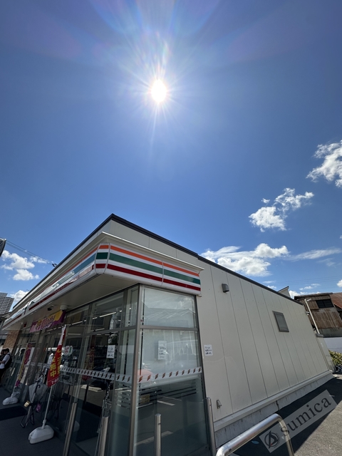 コンビニ　あったら嬉しいセブン♪♪唐揚げ美味！！（コンビニ）まで620m