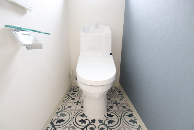 トイレ　※別室の参考写真の為、現況優先です。