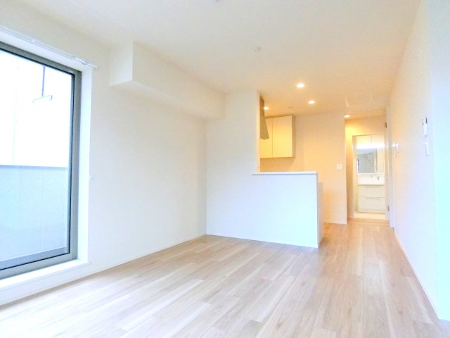 居室・リビング　★２面採光で明るいリビングです★