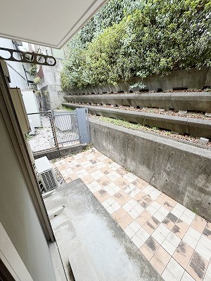 バルコニー　テラス