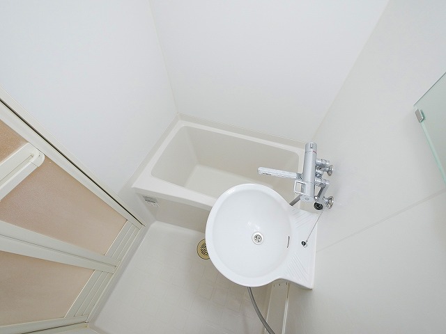 洗面設備　コンパクトで使いやすい洗面所