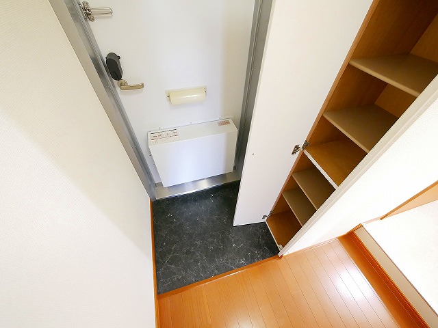玄関　収納もある玄関です