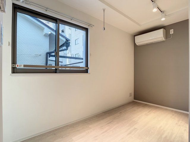 居室・リビング　☆明るい洋室☆