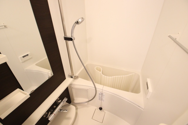 バス・シャワールーム　※別室の参考写真の為、現況優先です。