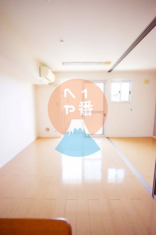 その他　落ち着いた色調の洋室です　※参考写真です