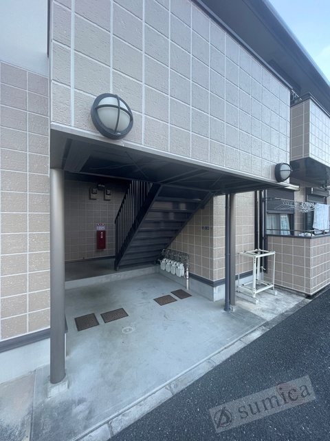 エントランス　明るいエントランスであなたのお帰りをお待ちします＾＾