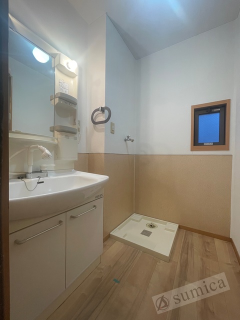 洗面設備　洗面脱衣所付き！独立洗面台が便利です♪♪