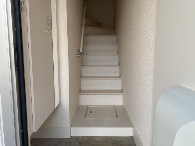 玄関　収納もある玄関です